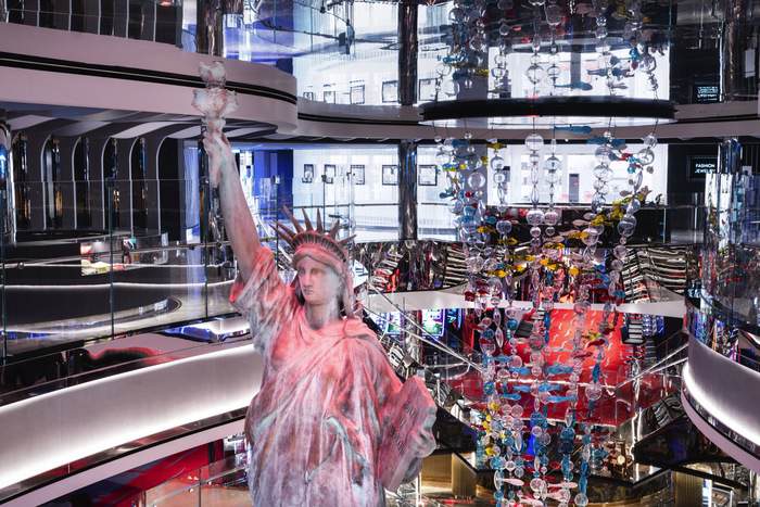 MSC Cruises, MSC Seashore, Danza del Mare 1, Copyrights - Ivan Sarfatti and MSC Rights.jpg